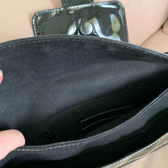 White House / Black Market Clutch - Picture 3 of 5